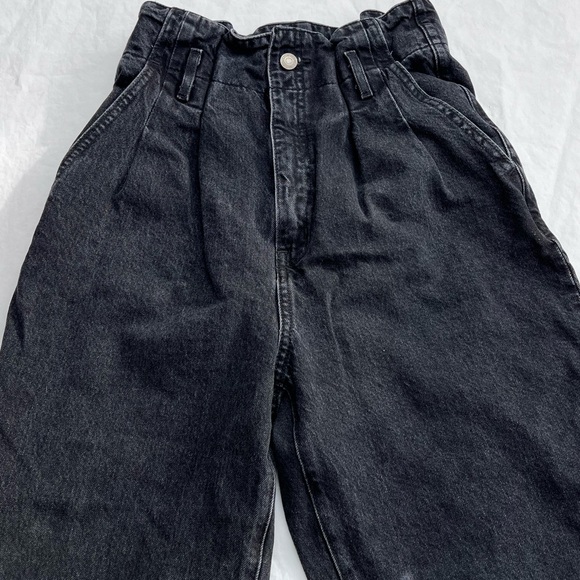 A&F Mom Jeans High Rise Baggy Pleated Black Raw Hem 27/4R - Picture 4 of 7